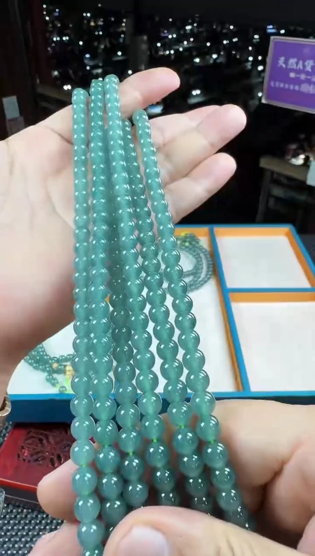 颈饰未镶嵌翡翠--60366--多样性发其一