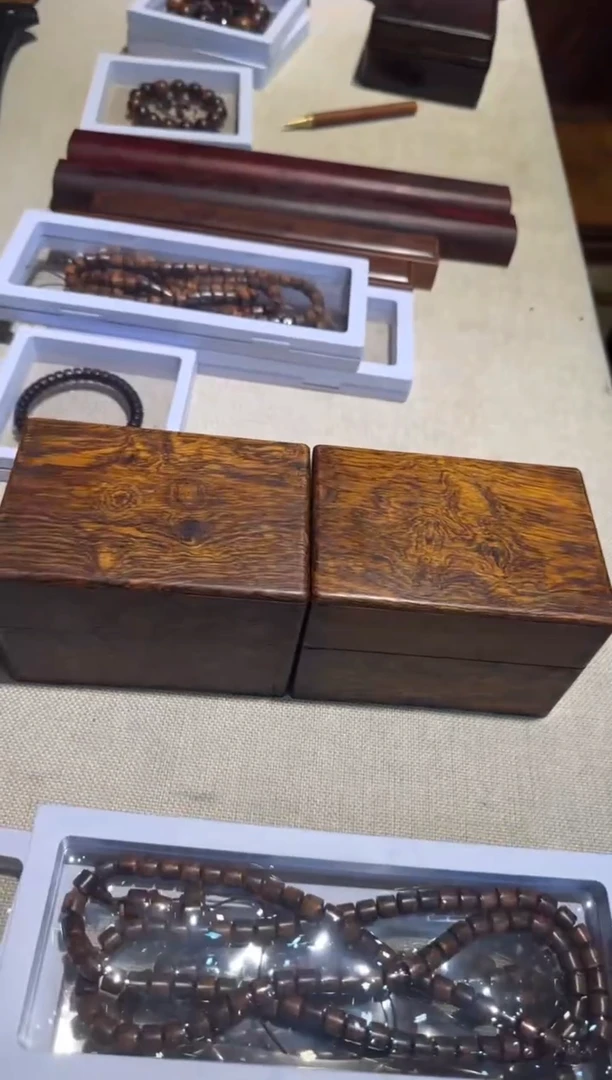花梨木类不*黄花梨 盒子一对   工艺品