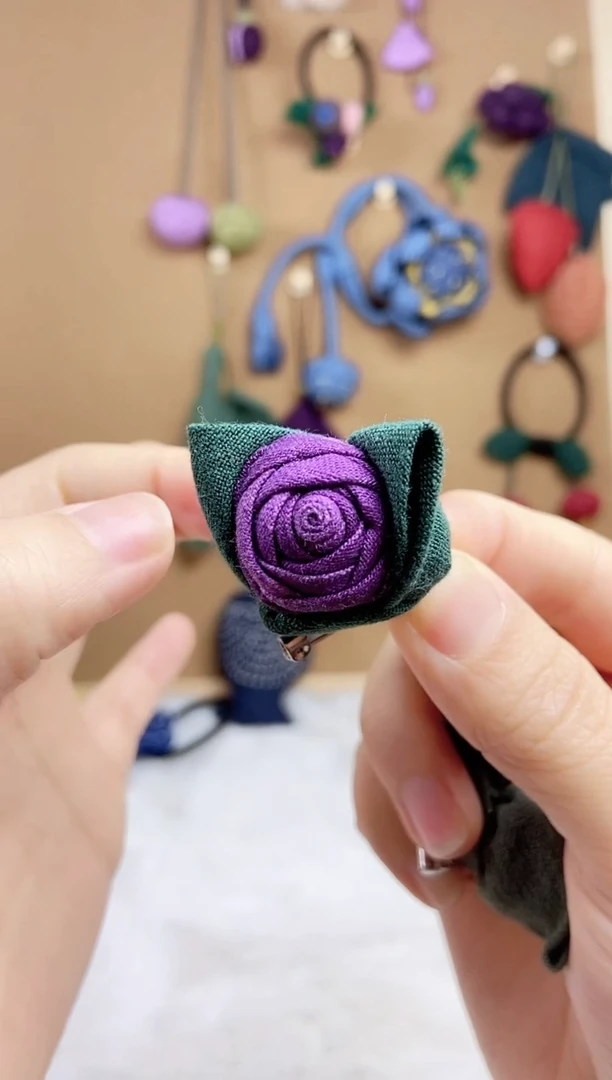 非金属布艺玫瑰胸针紫