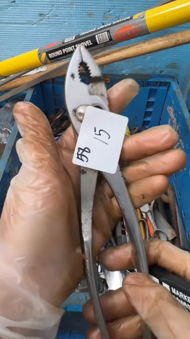 飞**?家用五金工具一个