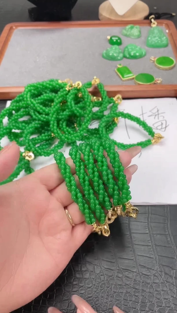 未镶嵌翡翠耳饰小米麻花手串