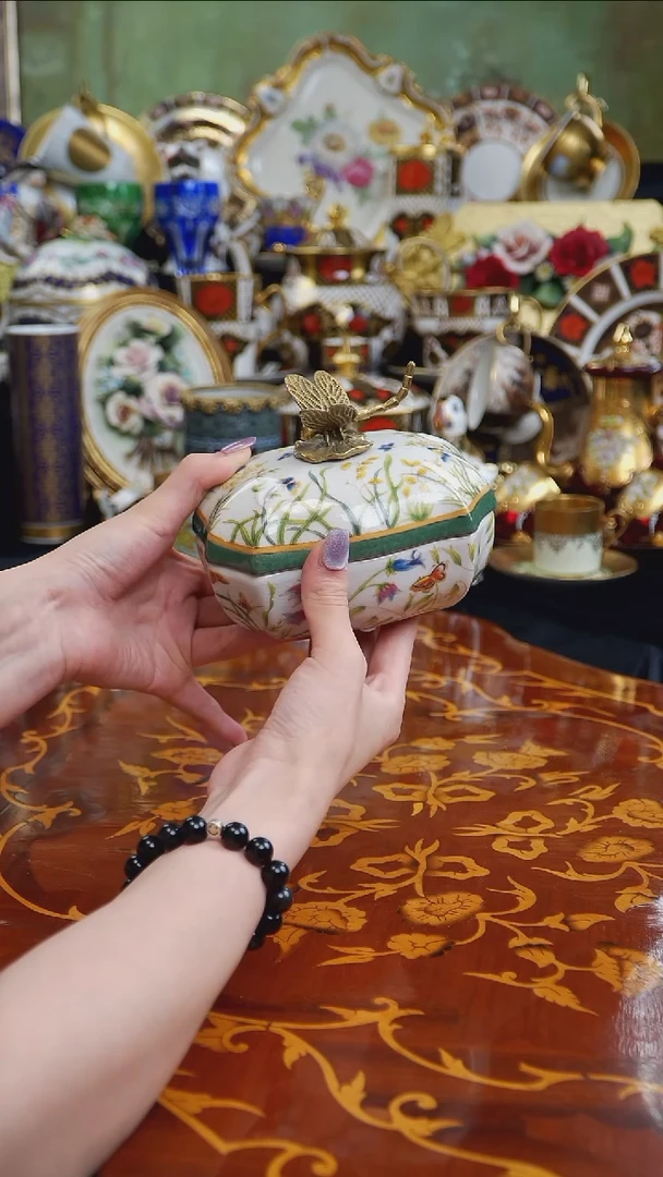 骨瓷婷婷中古器物如图所示92