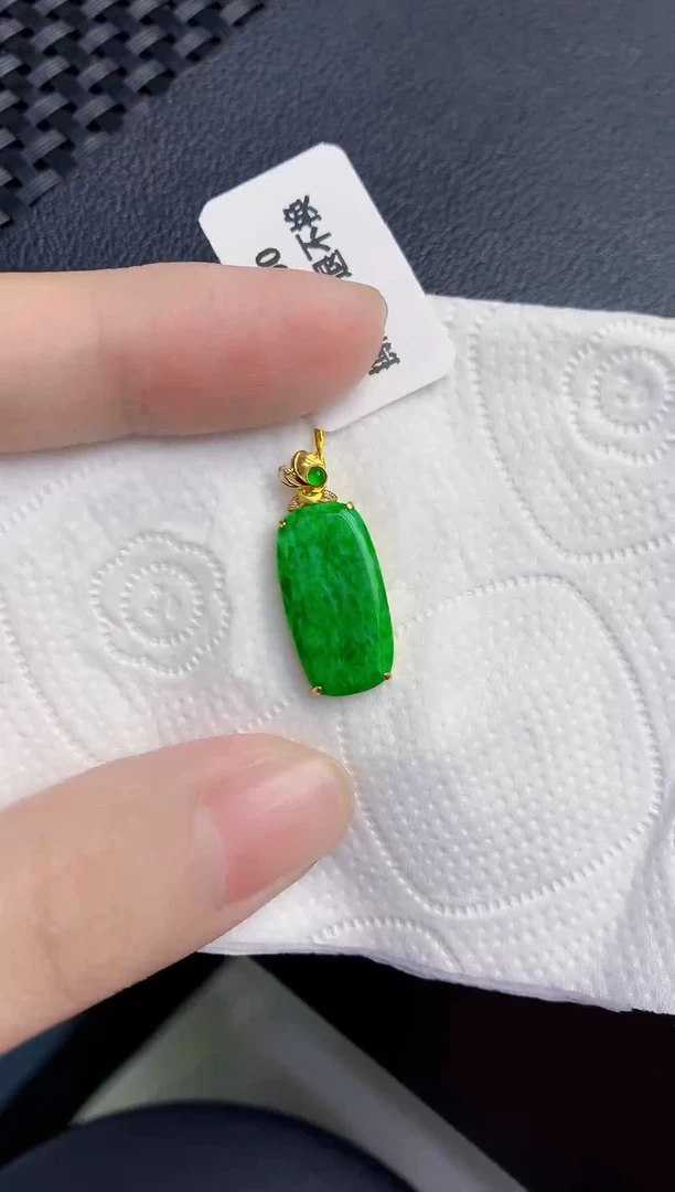 颈饰18K金镶嵌翡翠天然翡翠缅甸A货