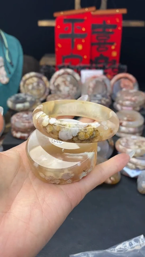【闪购商品】石英质玉手镯（圆镯）未镶嵌57