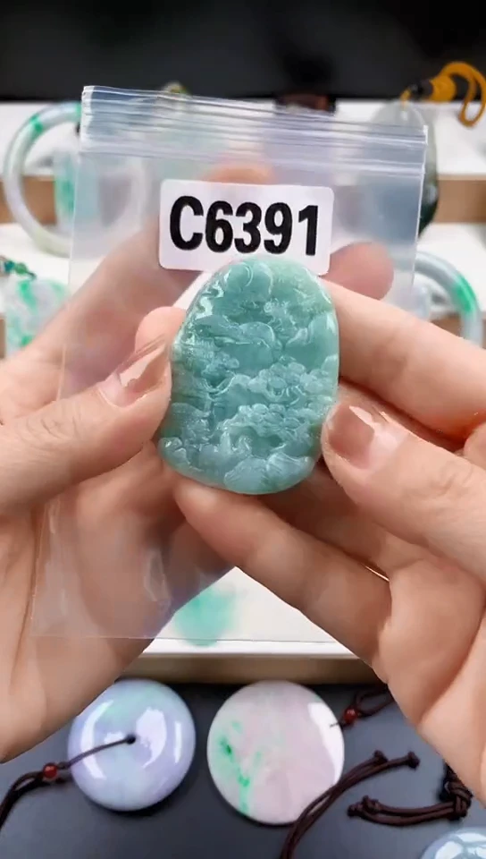 颈饰未镶嵌翡翠天然翡翠吊坠挂件