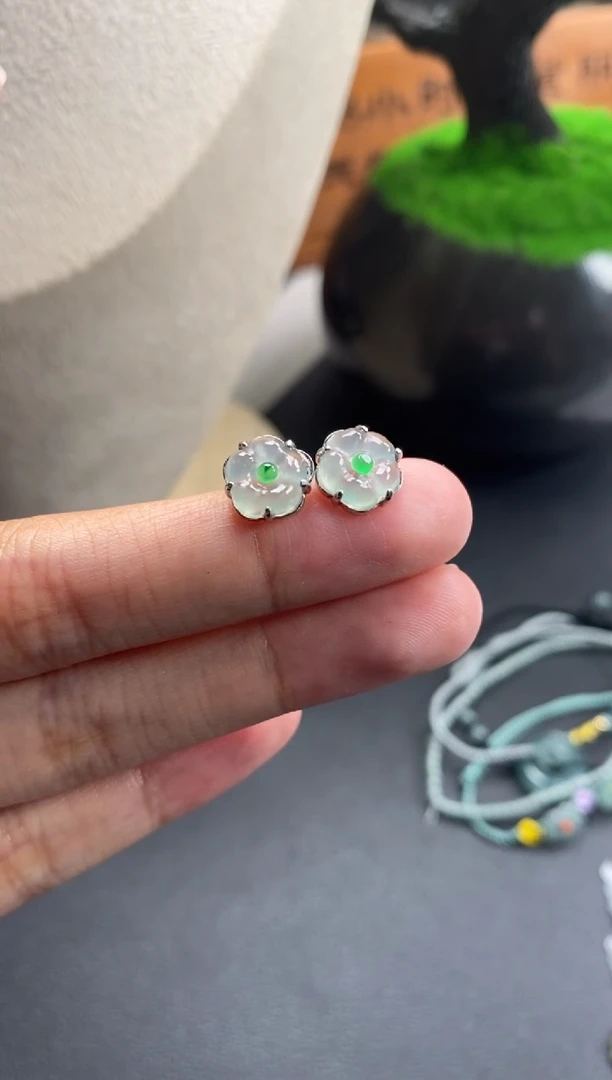 颈饰银S925镶嵌翡翠冰种花花