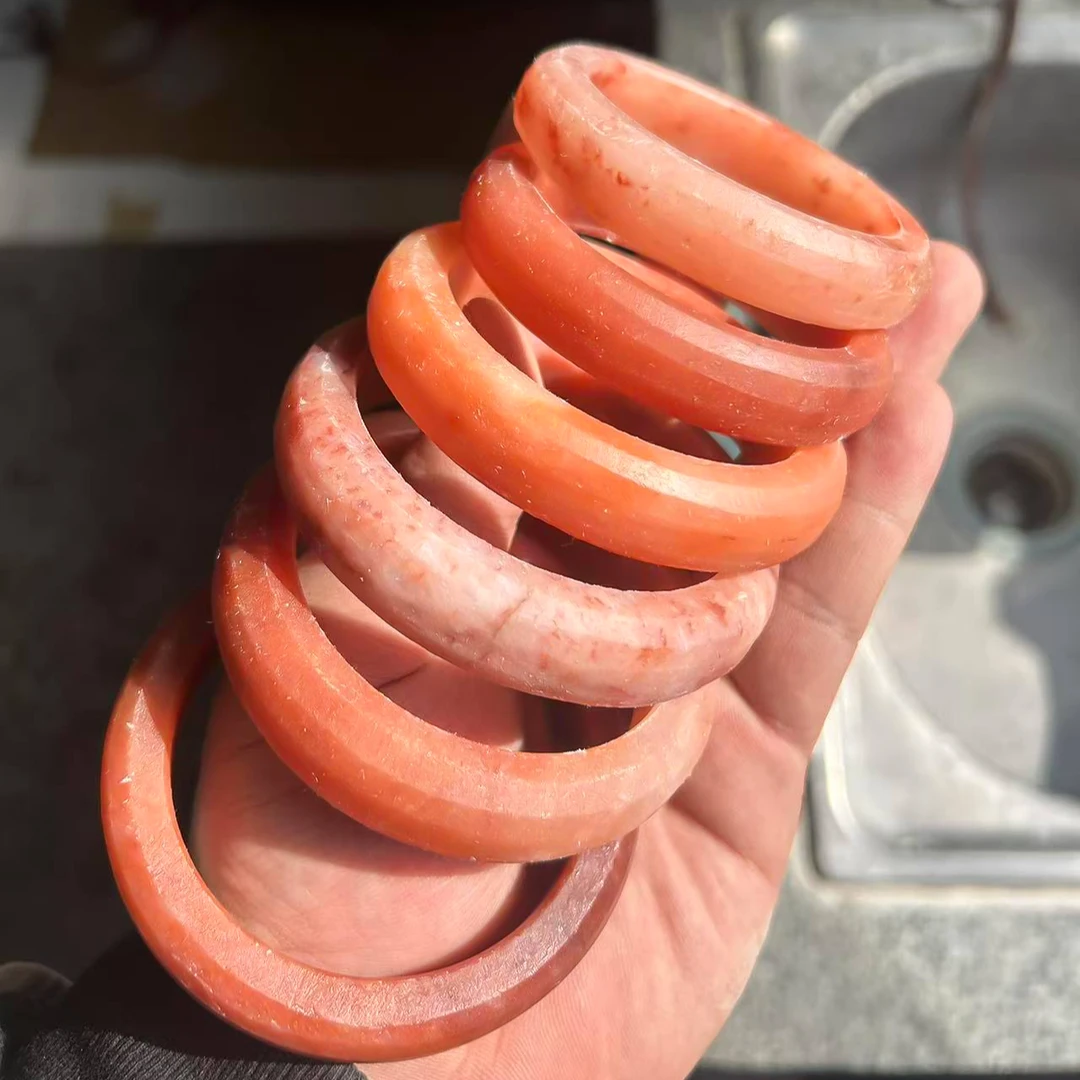 定制新疆玉料踏雪红梅石英质玉手镯，拍一发一，多样性发货