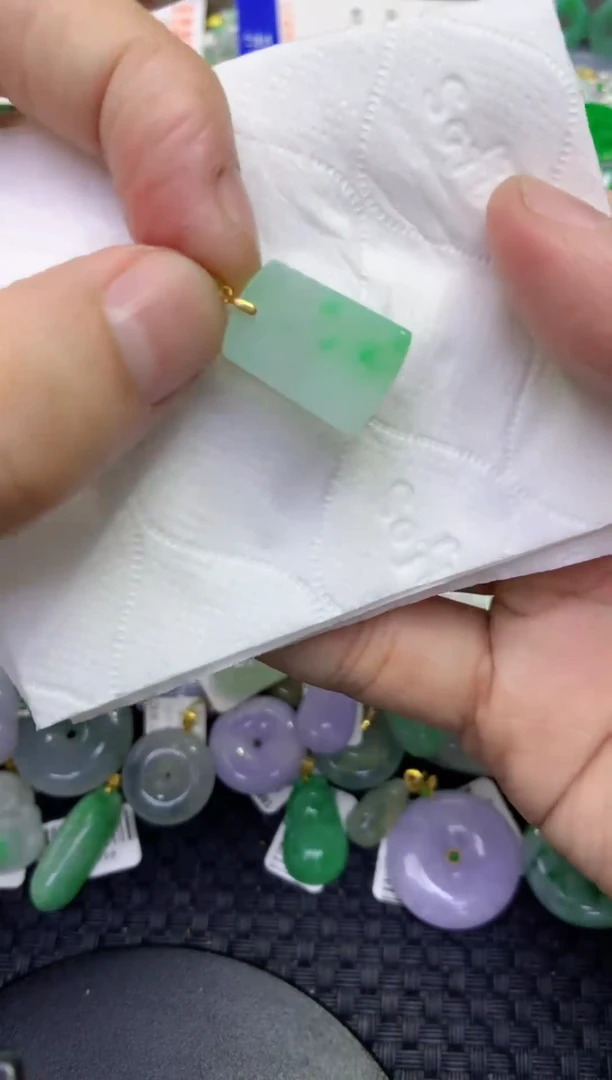 颈饰未镶嵌翡翠天然缅甸A货翡翠