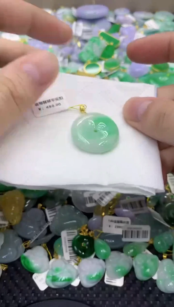 颈饰未镶嵌翡翠天然缅甸翡翠A货