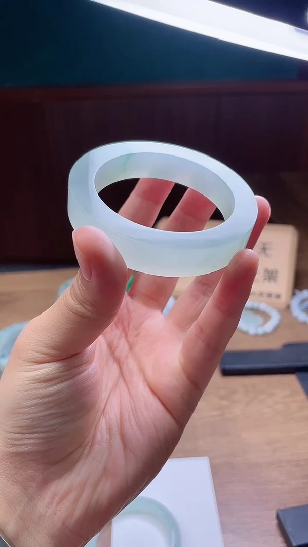 定制翡翠手镯未镶嵌姚*娟定制
