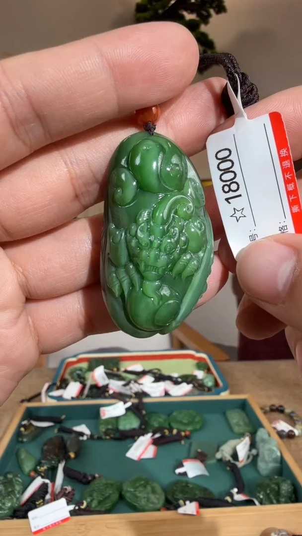 颈饰未镶嵌和田玉1