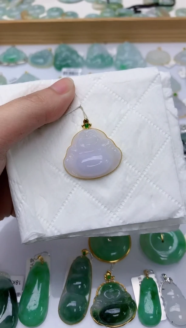 颈饰18K金镶嵌翡翠天然A货