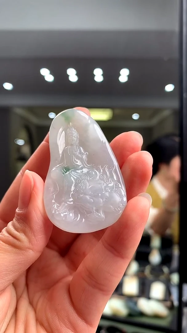 颈饰未镶嵌翡翠吃**?挂件