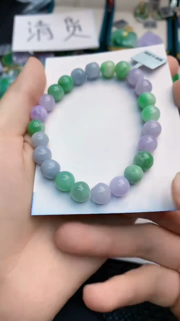 翡翠未镶嵌颈饰           1