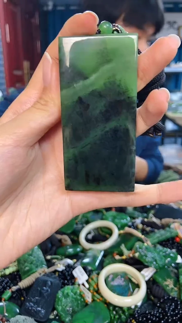 未镶嵌和田玉挂件1