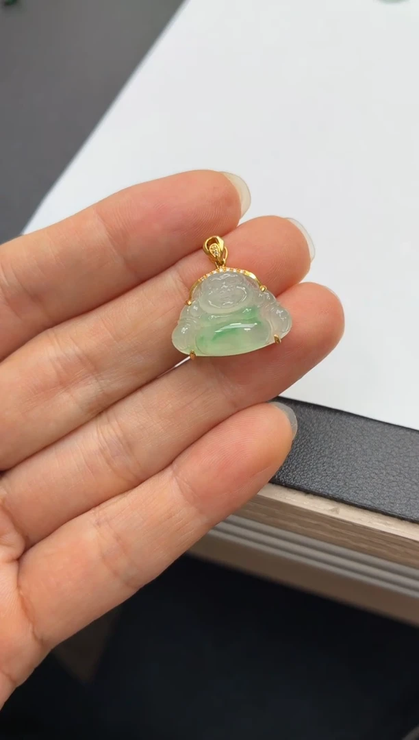 颈饰18K金镶嵌翡翠天然翡翠A货