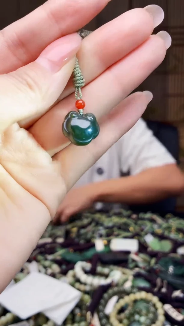 颈饰未镶嵌和田玉多样性发货，拍一发一