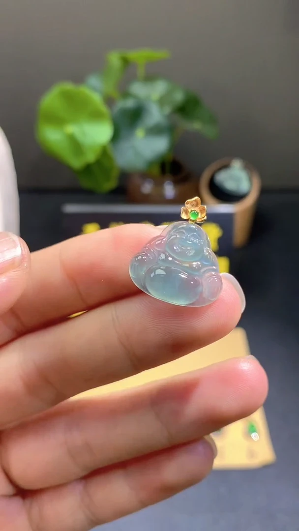 颈饰18K金镶嵌翡翠翡翠A货1