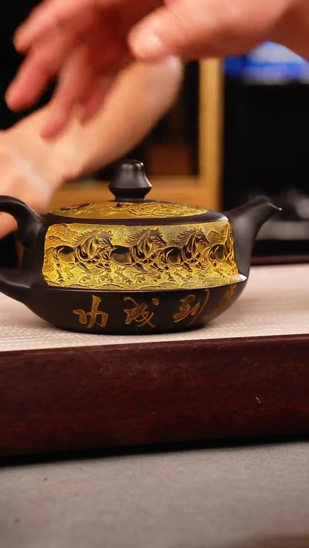 茶壶紫砂石黄 曲壶 八骏 描金