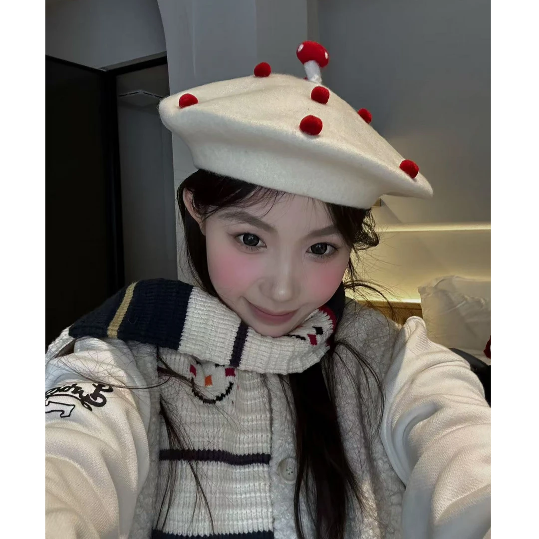 白白家-“新年氛围”冬季新款长蘑菇了拉贝雷帽#AX7820