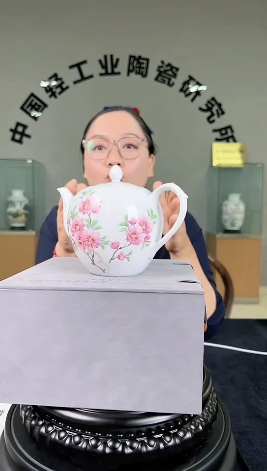壶甄选-水点桃花茶壶