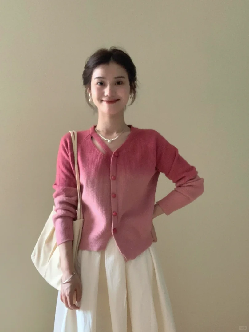 初秋季女装2025新款不规则显瘦渐变粉针织毛衣高腰半身裙两件套女