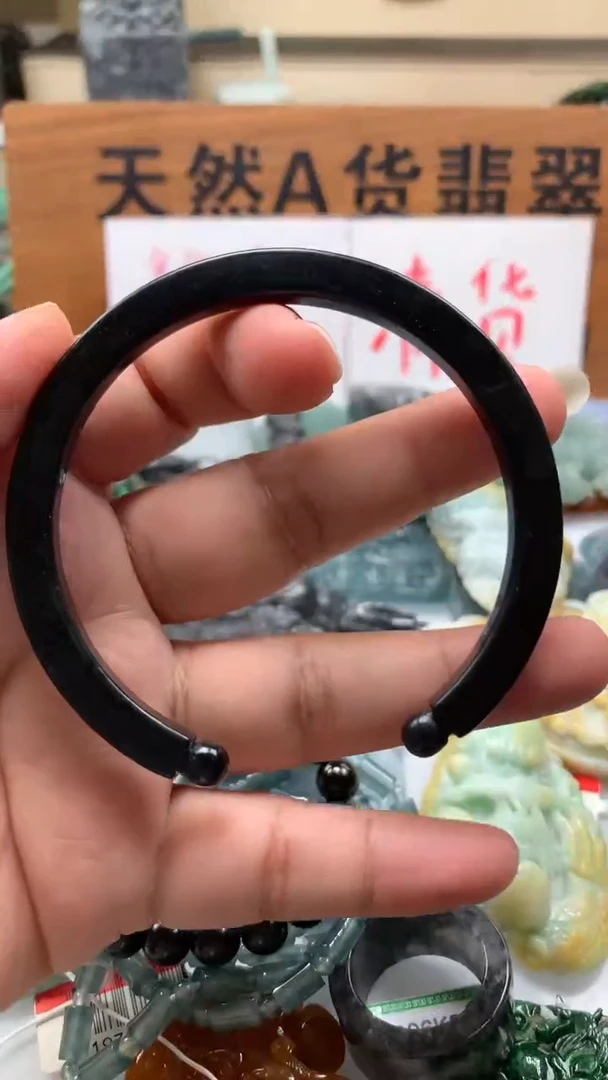 【闪购商品】翡翠颈饰未镶嵌保真天然A货翡翠