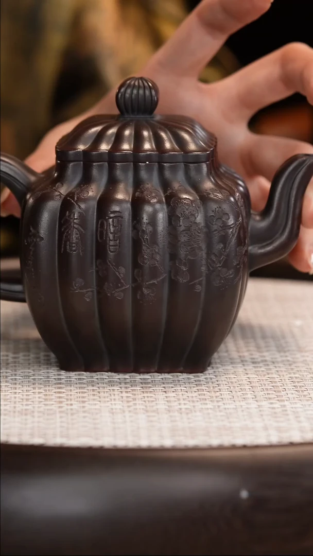 茶壶紫砂【鲍宜明】古乌泥筋纹四方   360cc