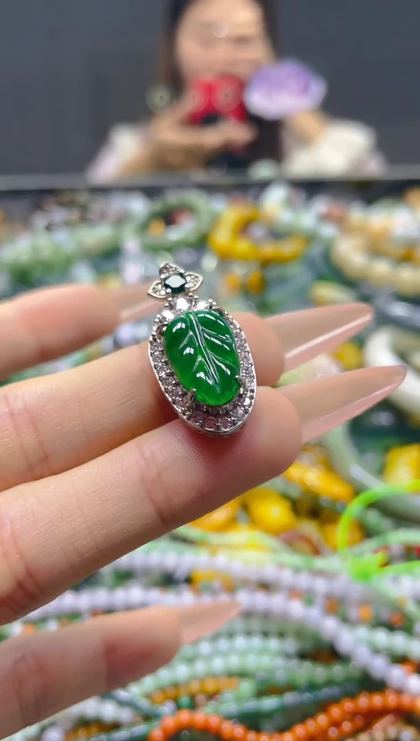 颈饰未镶嵌翡翠/J/翡翠A货，一件也是批发价