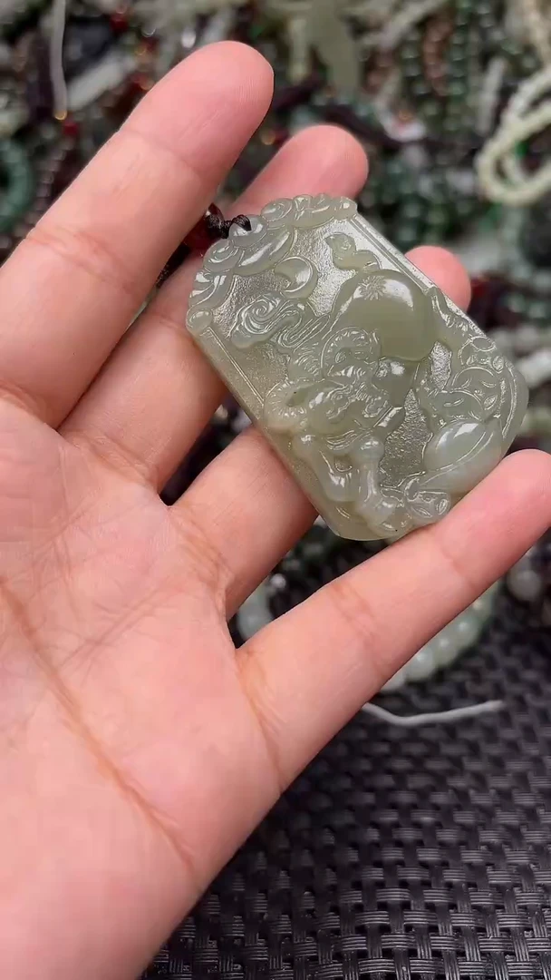 颈饰未镶嵌和田玉1