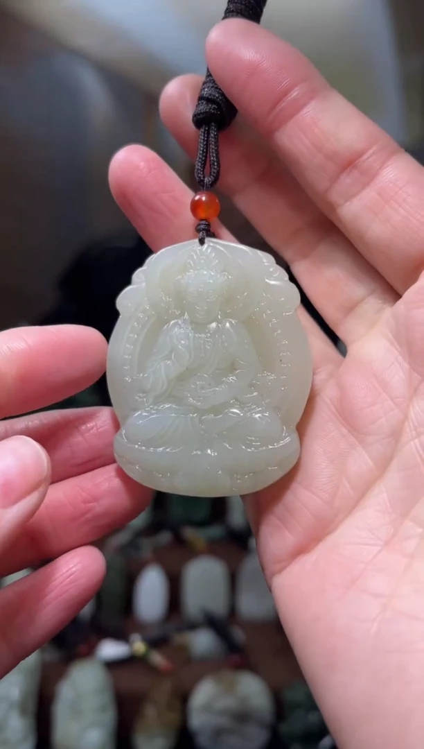 颈饰未镶嵌和田玉.