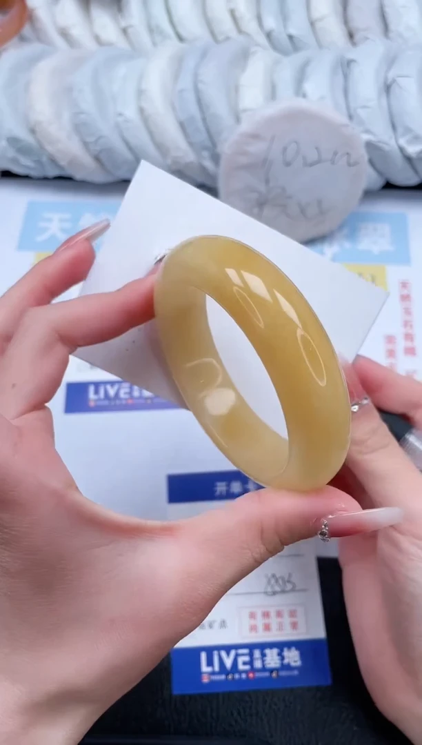 【闪购商品】石英质玉手镯未镶嵌T291-55.3