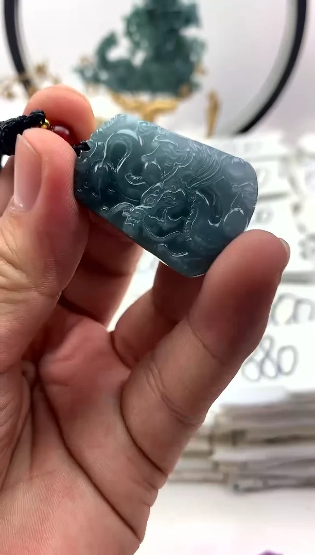 翡翠未镶嵌颈饰龙牌【品质一般介意慎拍】