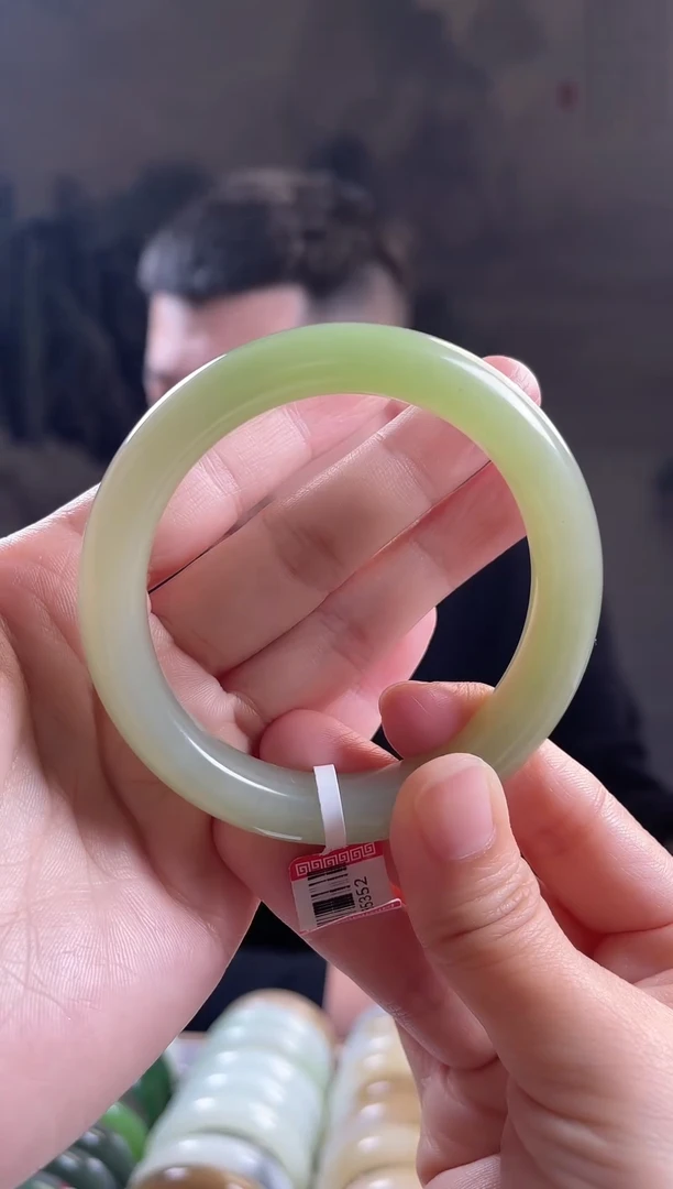 未镶嵌手镯和田玉58圈口5352