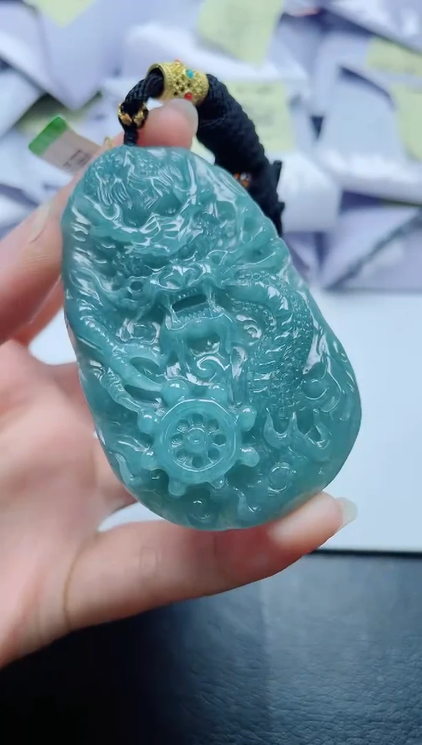 翡翠未镶嵌颈饰