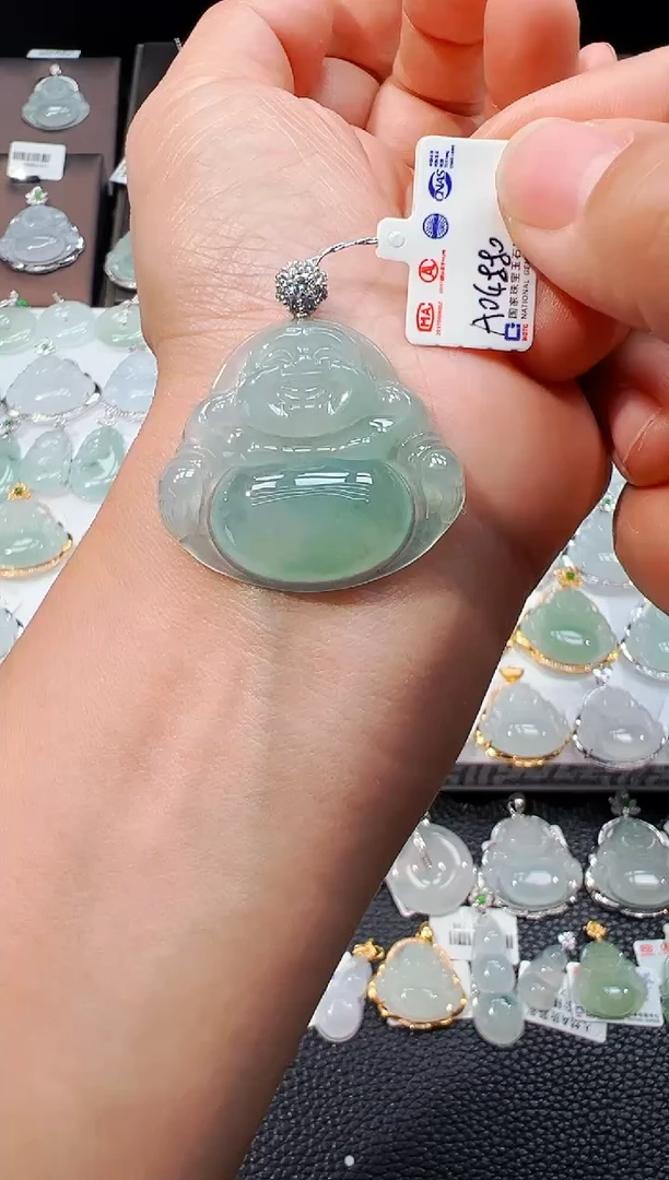 吊坠(不含链)18K金镶嵌翡翠佛公吊坠