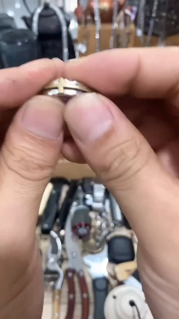 瓷片闪购商品  如图所示