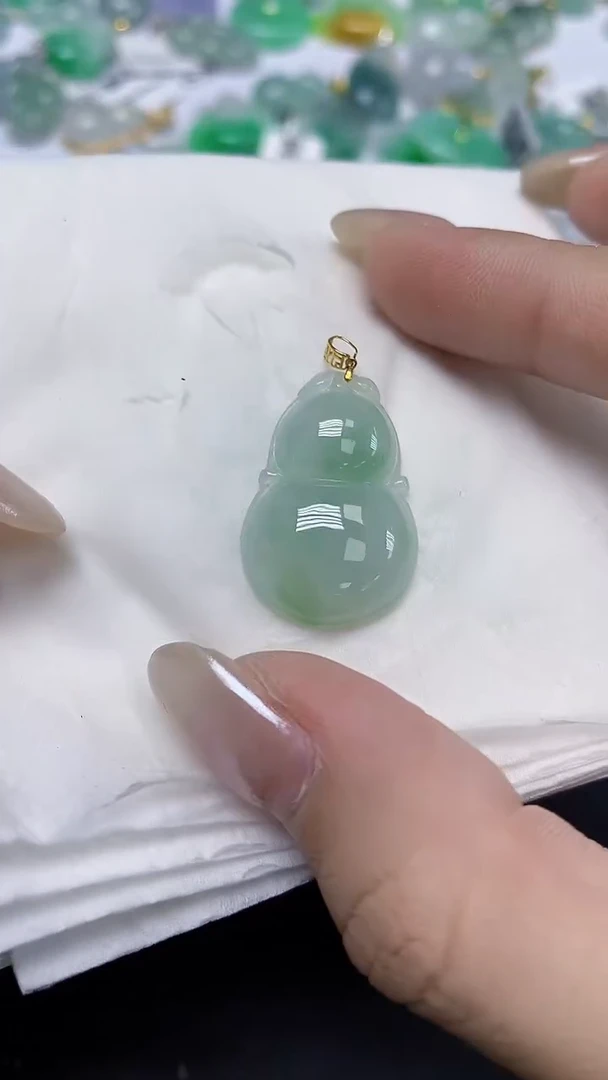 翡翠18K金镶嵌颈饰天然缅甸翡翠A货
