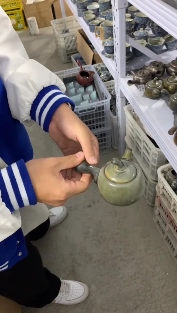 茶壶、盖碗、主人杯、客杯（轻轻微瑕介意勿拍）