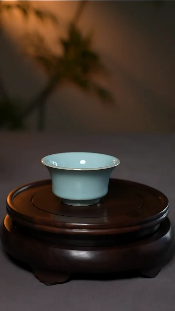 上品天青釉原产地马蹄杯