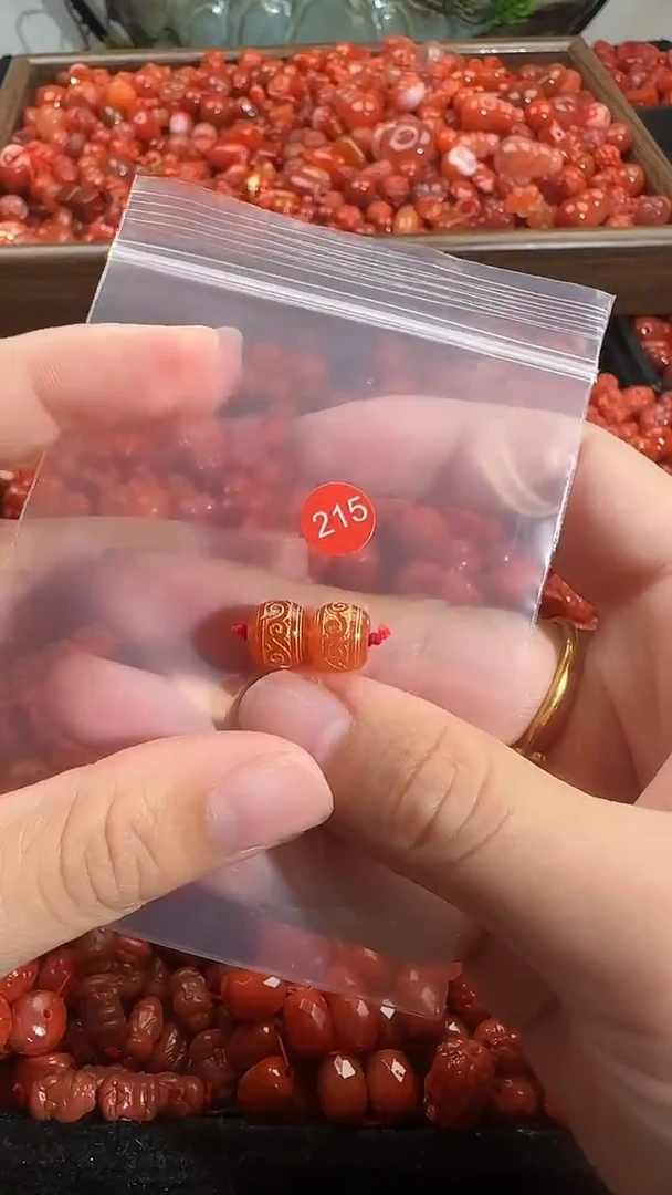 颈饰未镶嵌南红玛瑙1