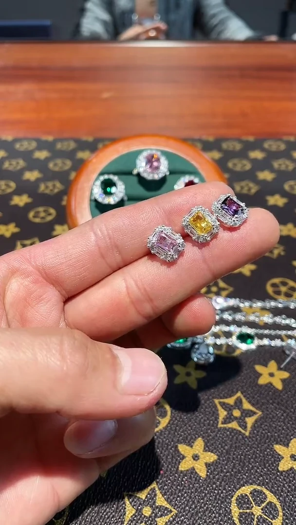 银S925镶嵌合成钻石耳饰耳钉   备注 颜色  黄  紫 粉