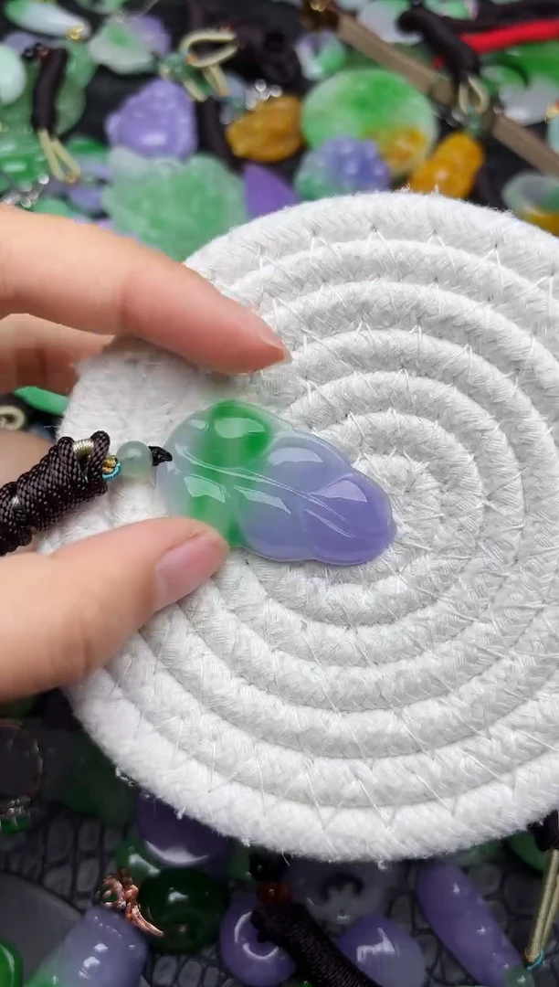 颈饰未镶嵌翡翠缅甸翡翠吊坠