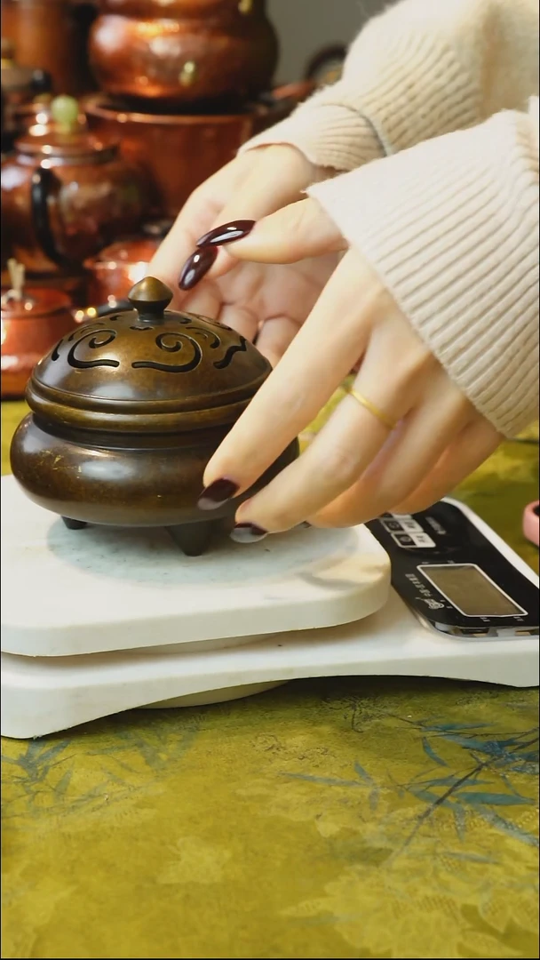 黄铜三足小号香炉