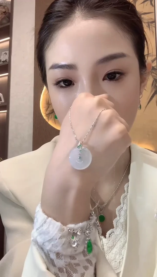 【闪购商品】翡翠吊坠(不含链)18K金镶嵌A2多样性发一件