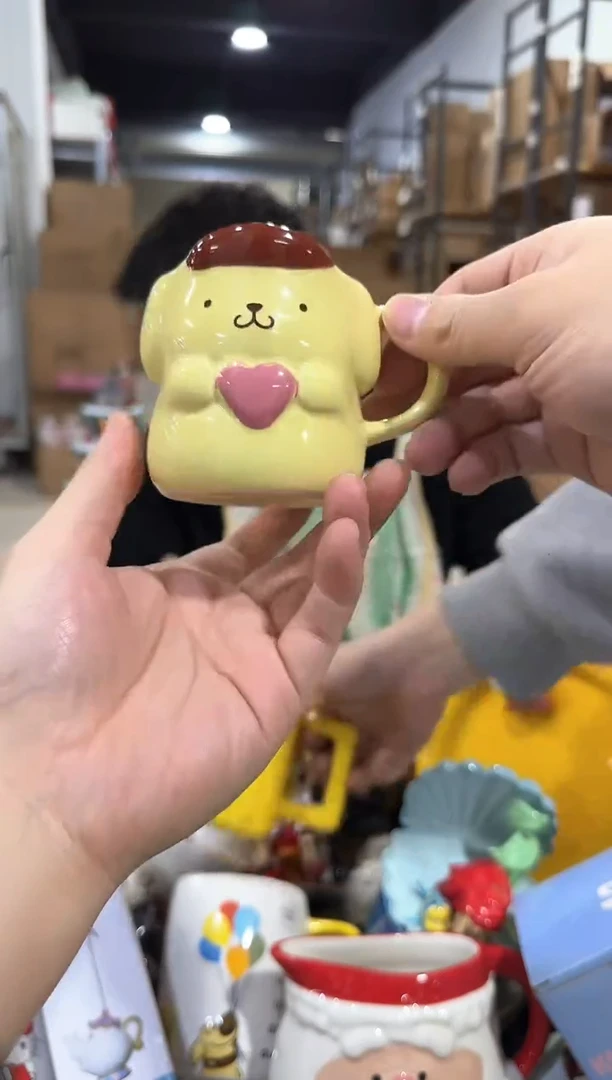 瓷片布丁狗抱爱心一口杯