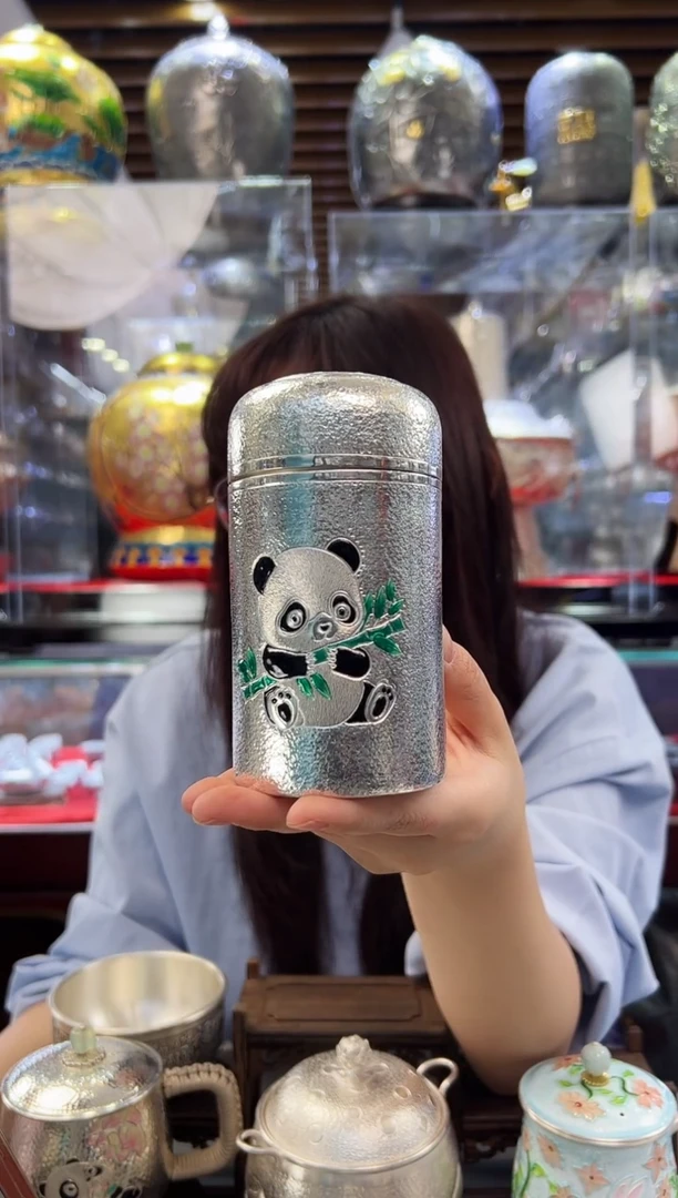 999 手工锤纹珐琅熊猫杯 约352