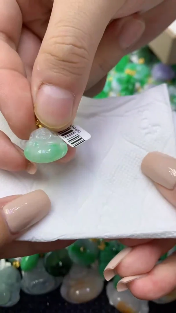 颈饰未镶嵌翡翠天然缅甸翡翠A货