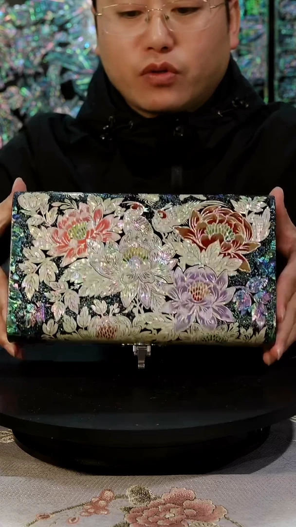 黑金鲍全满螺·弘贝雅螺钿漆器文化馆