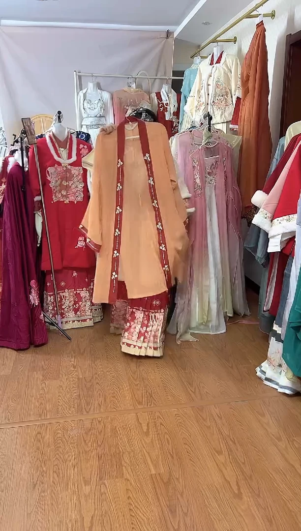 孤品汉服，品质特价，偶有微瑕，NO退NO换，介意勿拍